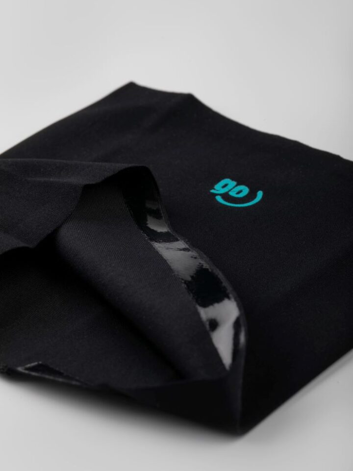 IMG_7535Shop Diathego - cover for glucose sensors and insulin pumps in black with anti-slip strap