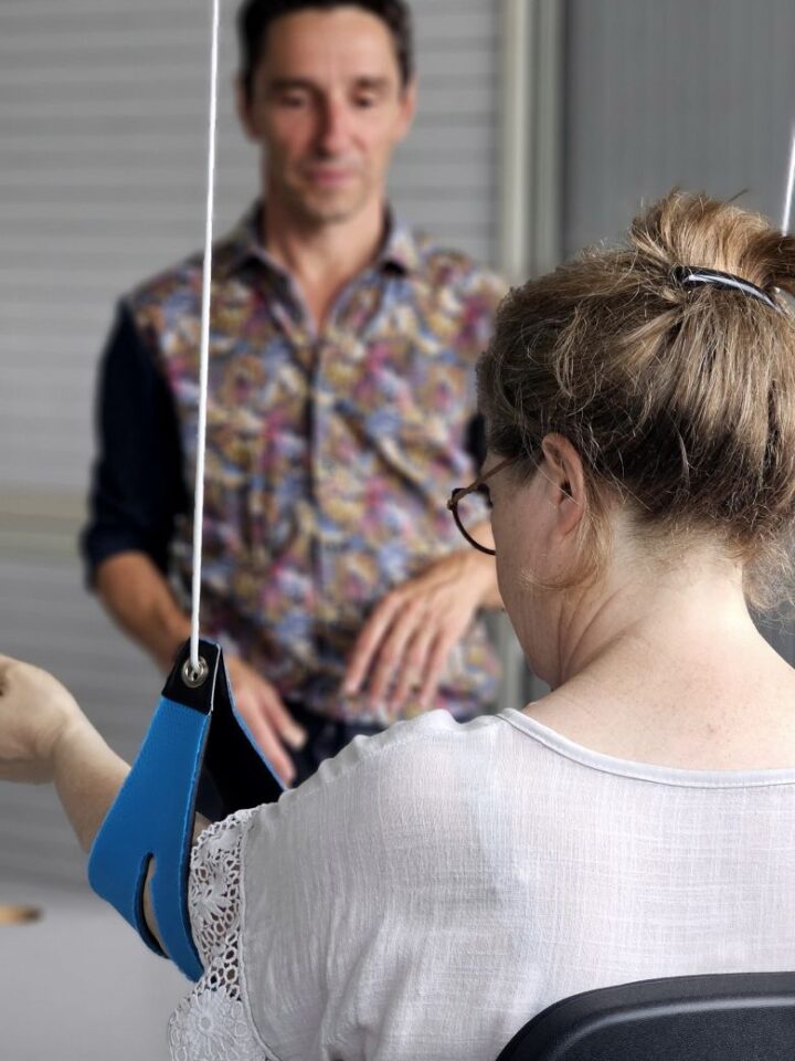 20240903_150649 Perdelle – passive, adjustable, mechanical armrests for your ergonomic workplace to reduce the risk of Repetitive Strain Injury (RSI) and muscle tension in the back and shoulders.