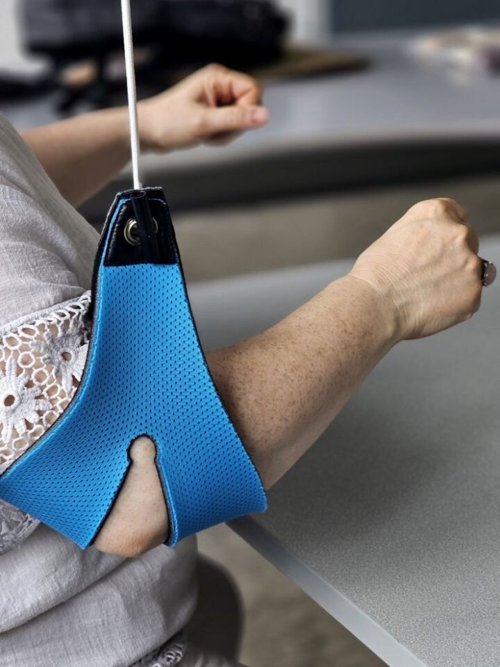 20240903_150943 Perdelle – passive, adjustable, mechanical armrests for your ergonomic workplace to reduce the risk of Repetitive Strain Injury (RSI) and muscle tension in the back and shoulders.