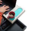 La Tablette Française - une nouvelle tablette ultra-fonctionnelle confortable pour accoudoirs de fauteuils ou canapés. Pour faciliter la vie des seniors, pour personnes en situation de handicap ou en convalescence ou pour le télétravail.